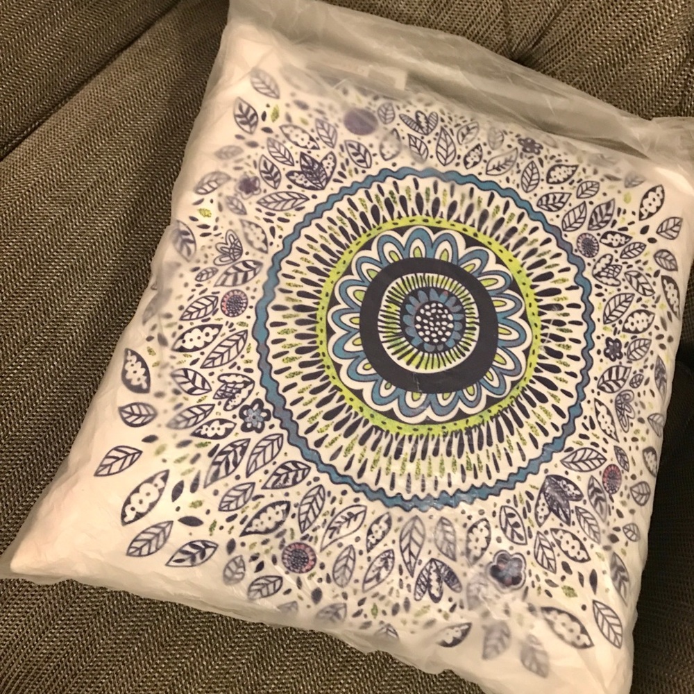 Nice Pillow , Price for "Two Pillows" - Picture 8 of 8